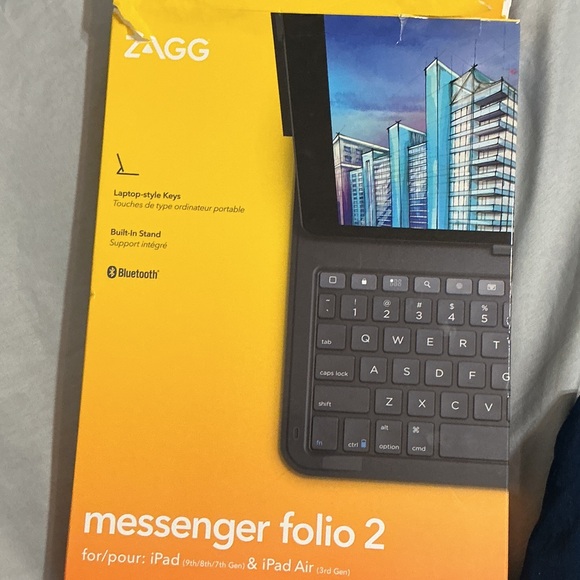 ZAGG Messenger Folio 2 Keyboard Case for iPad - Black - Picture 1 of 1